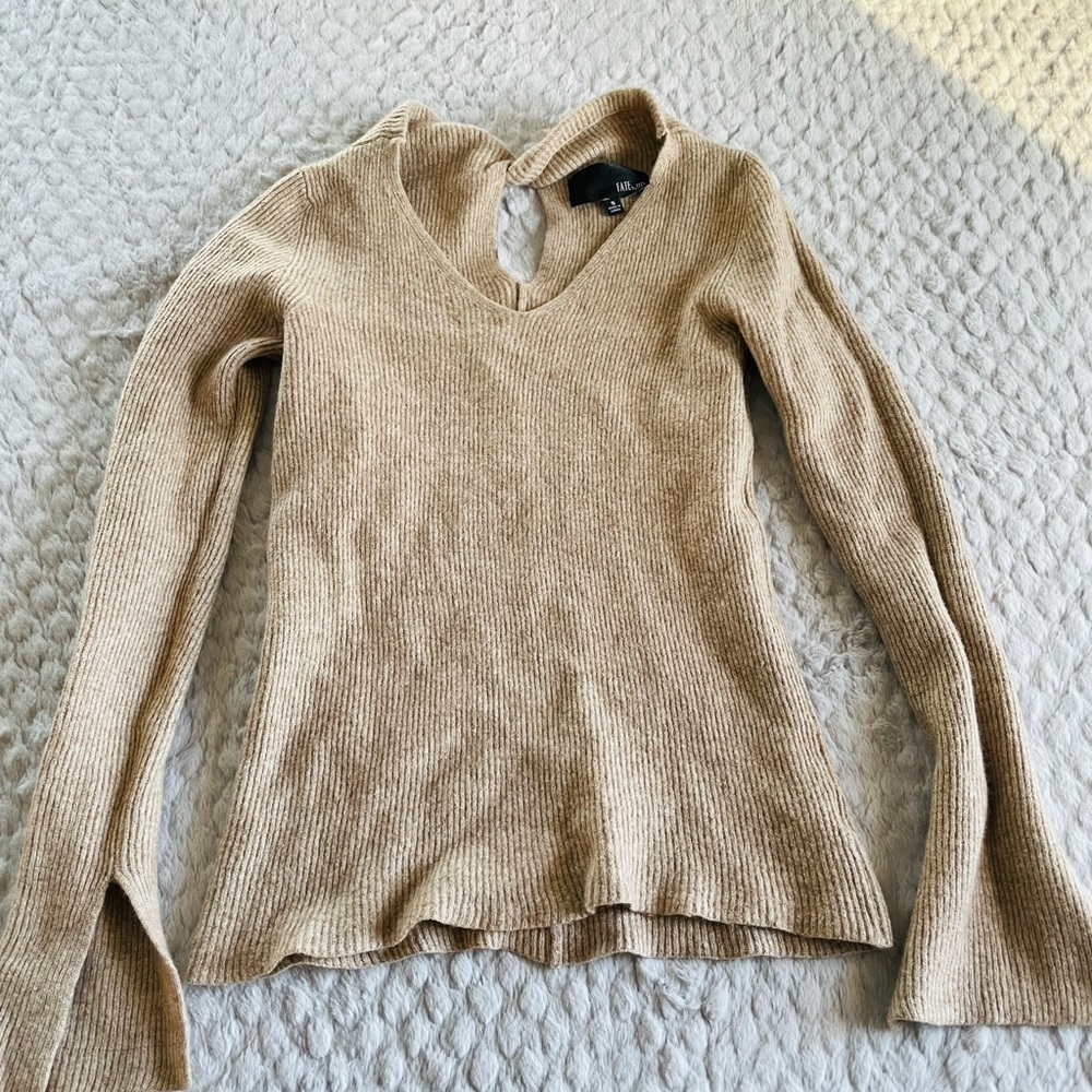 Fate by LFD light sweater size small